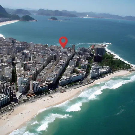 Copanema ao lado da praia-2